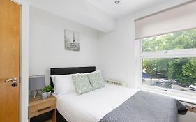 Skyvillion - Beautiful 3-Bed Central London Apartment